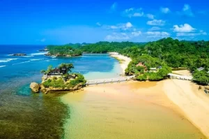 Balekambang Beach, a Beautiful Beach with Enchanting Natural Views in Malang
