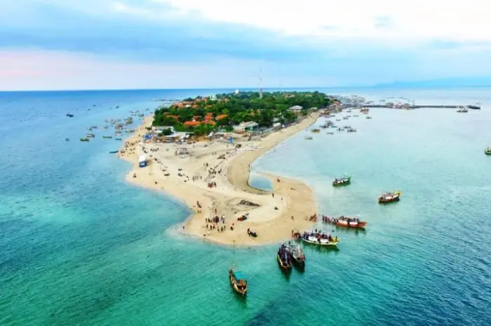Best Marine Tourism in East Java, A Piece of Heaven That Must Be Explored
