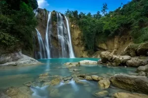 Putri Nglirip Waterfall